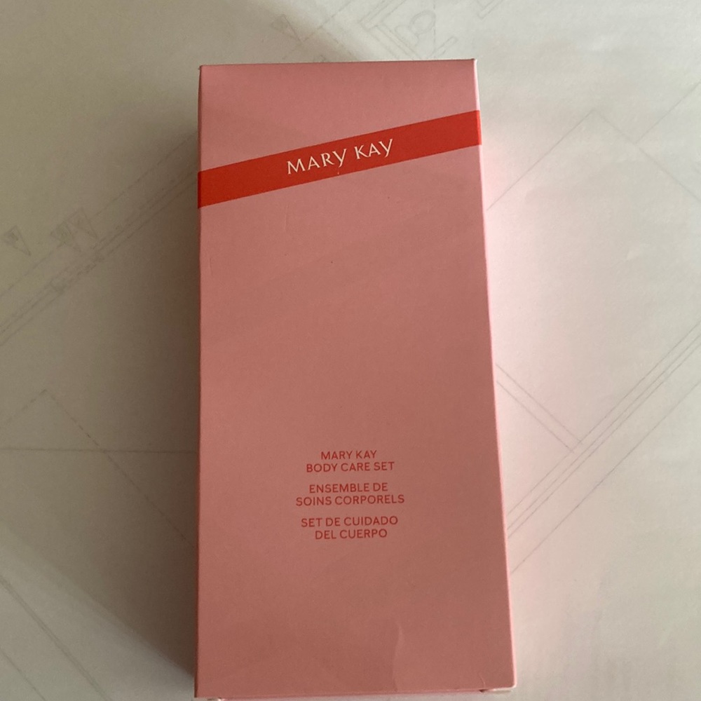 Mary Kay body set- sparkling Cherry lotion and fragrance mist